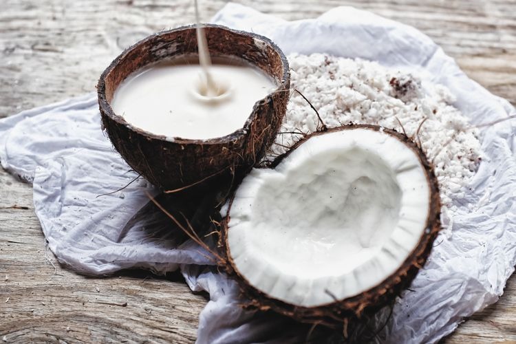 Kelapa dalam Rantai Pasok Produk Kosmetik Global